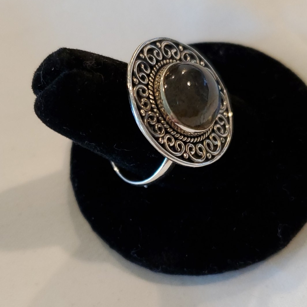 Malagasy Labradorite Ring - Picture 3 of 5